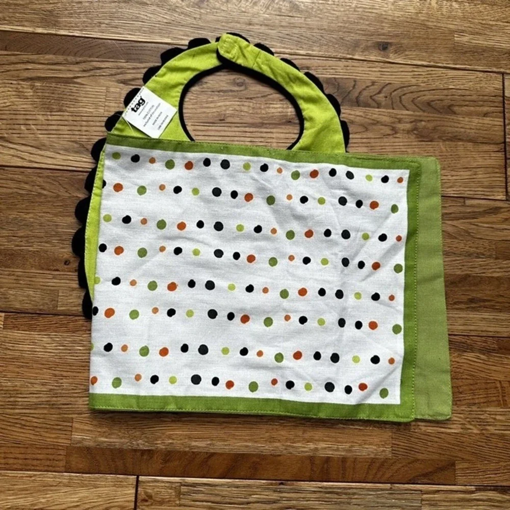 NWOT Halloween Bib‎ And Burp Cloth